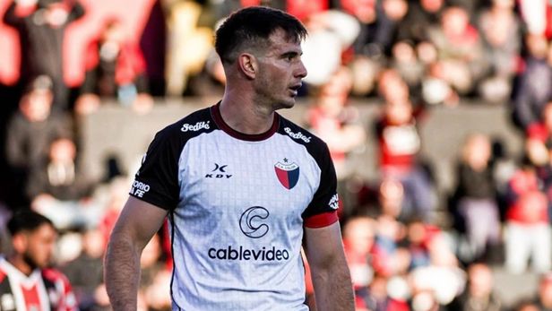 Facundo Castro rescindió su vínculo con Colón y volvió a Nueva Chicago. Facundo Castro rescindió su vínculo con Colón y volvió a Nueva Chicago.