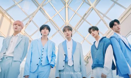 De izquierda a derecha: Yonghoon, CyA, Dongmyeong, Kanghyun y Harin.