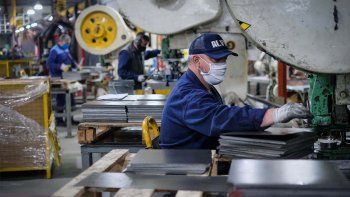 El Indec midió una fuerte baja en la producción manufacturera en enero pero prevé un repunte para abril