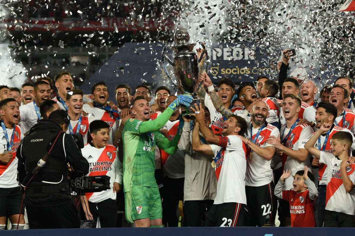 River se prepara para enfrentar a Col&oacute;n en Santiago del Estero, por la final del Trofeo de Campeones.