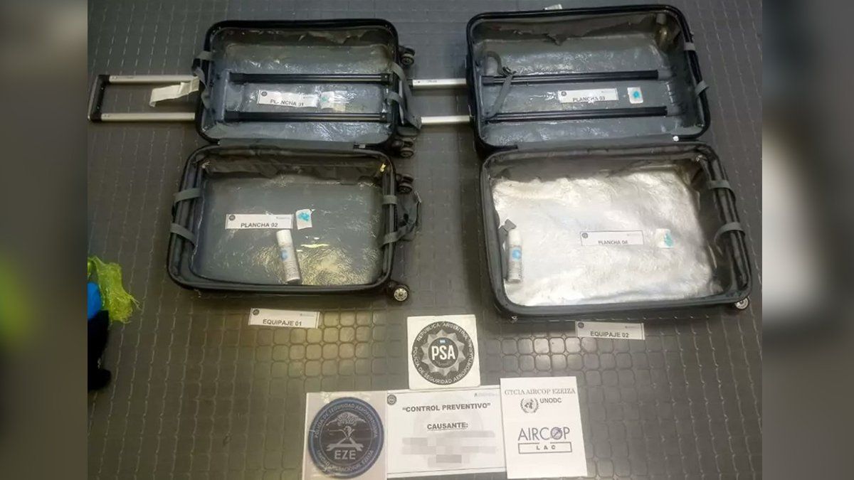 Un joven de 18 años fue detenido al intentar viajar a Barcelona con 24 kilos de cocaína en su valija.