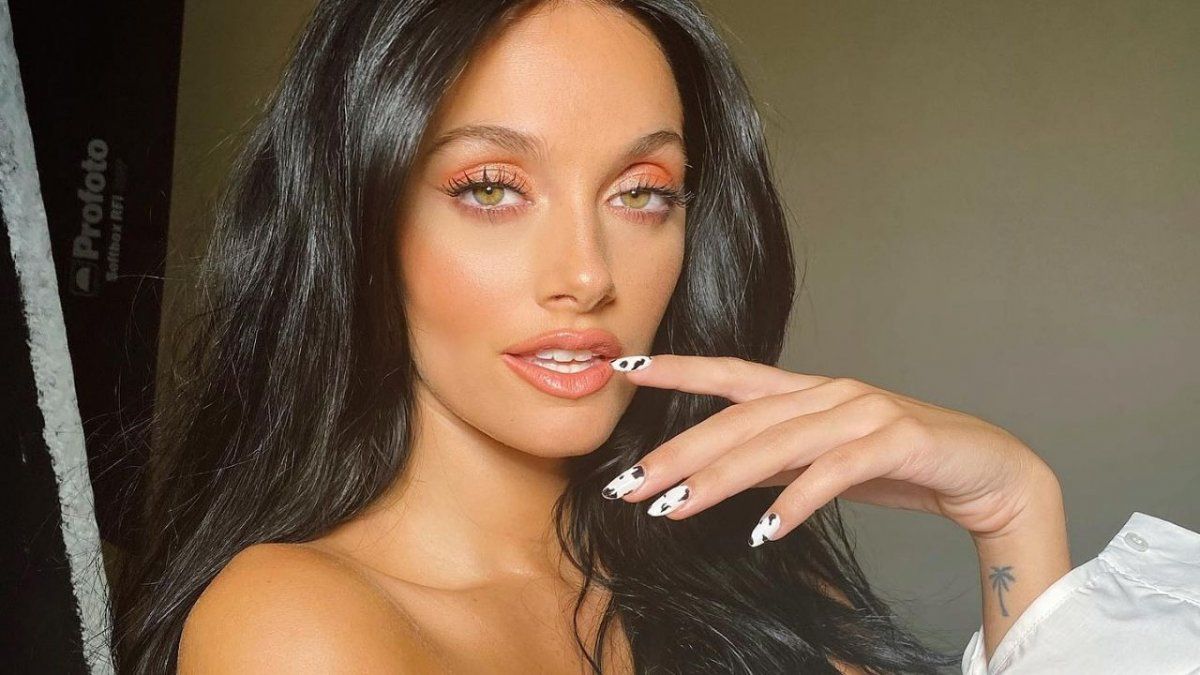 Oriana Sabatini regresó a la música y sorprendió a todos con su nuevo cambio de look que revolucionó sus redes sociales.