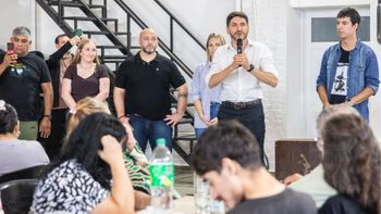 En el marco del Día del Trabajador, el gobernador de Santa Fe, Maximiliano Pullaro, participó de un encuentro con emprendedoras y emprendedores de la capital provincial