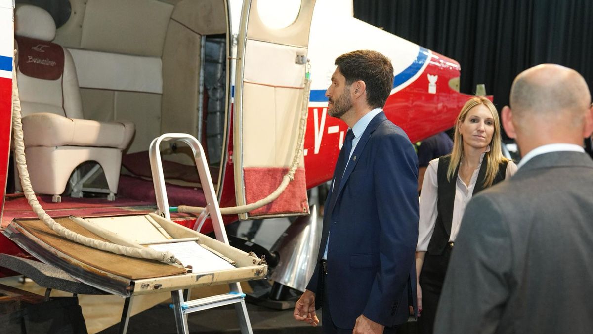 Maximiliano Pullaro en la subasta: el gobernador participó del remate de 150 lotes, en el marco de una política que busca devolver a la sociedad bienes provenientes del delito. Maximiliano Pullaro en la subasta: el gobernador participó del remate de 150 lotes, en el marco de una política que busca devolver a la sociedad bienes provenientes del delito.