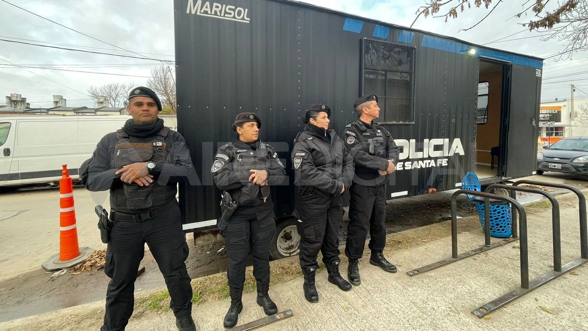 Reconocieron a los policías que le salvaron la vida a un bebé en barrio San Lorenzo