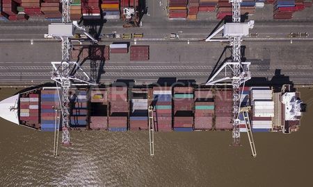 Comparado contra el primer trimestre 2019, la mejora de las exportaciones fue de 35% en los precios y de 1% en las cantidades. En el caso de las importaciones, el incremento en el valor respecto al mismo período de 2019 fue de 48%. Comparado contra el primer trimestre 2019, la mejora de las exportaciones fue de 35% en los precios y de 1% en las cantidades. En el caso de las importaciones, el incremento en el valor respecto al mismo período de 2019 fue de 48%.