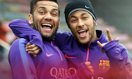 el gesto de neymar con dani alves para reducir la pena del futbolista el gesto de neymar con dani alves para reducir la pena del futbolista