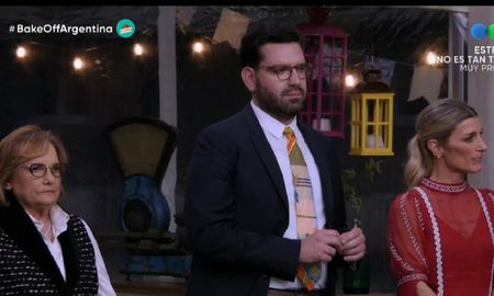 Un nuevo participante abandonó Bake Off y ahora solo quedan diez rumbo a consagrarse como el mejor pastelero amateur del país. Un nuevo participante abandonó Bake Off y ahora solo quedan diez rumbo a consagrarse como el mejor pastelero amateur del país.