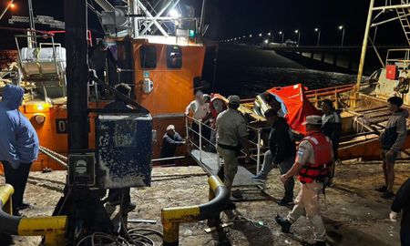 Prefectura Naval Argentina desplegó un amplio operativo por mar y aire en el Golfo San Matías, mientras continúa la búsqueda de una persona desaparecida. Prefectura Naval Argentina desplegó un amplio operativo por mar y aire en el Golfo San Matías, mientras continúa la búsqueda de una persona desaparecida.