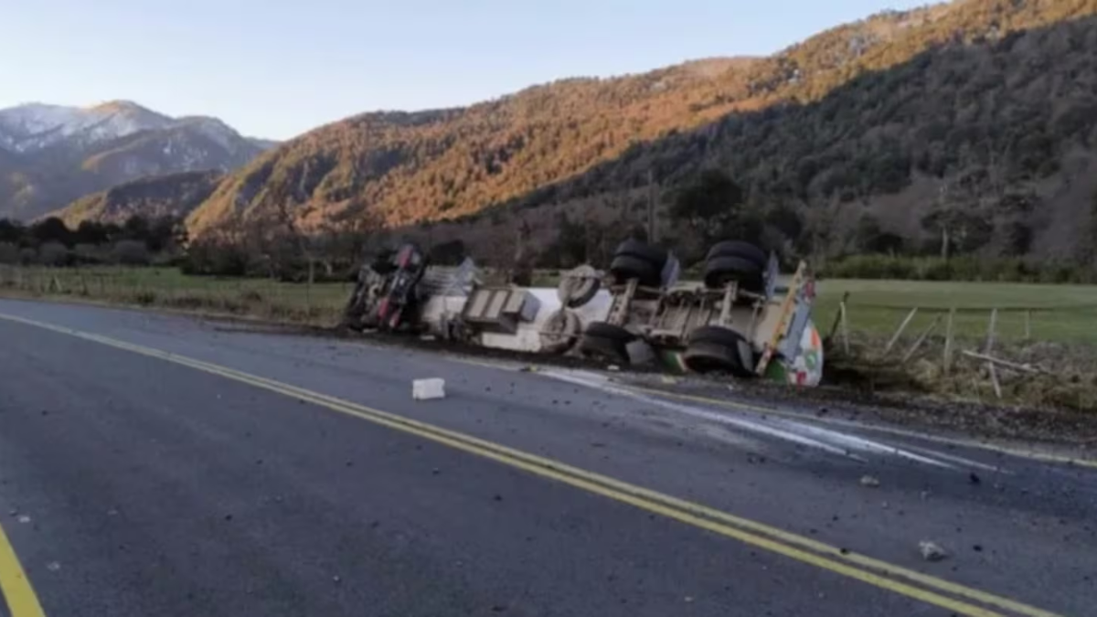 Dos camioneros argentinos murieron en Chile en circunstancias relacionadas con un accidente de tránsito.