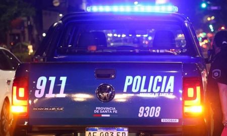 Los detenidos fueron trasladados a la Comisaría 8ª, donde quedaron a disposición de la Justicia. Los detenidos fueron trasladados a la Comisaría 8ª, donde quedaron a disposición de la Justicia.