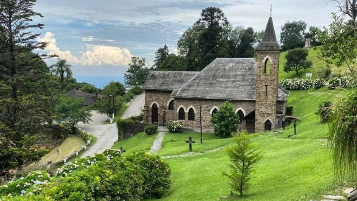 Villa Nougués: escapada de montaña tucumana con arquitectura europea y vistas alpinas. Villa Nougués: escapada de montaña tucumana con arquitectura europea y vistas alpinas.