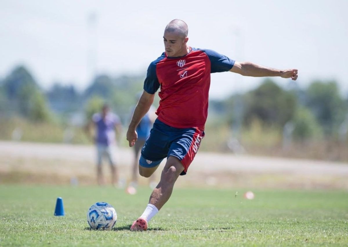 Franco Ratotti formó parte del plantel profesional de Unión en la pretemporada en Uruguay. Franco Ratotti formó parte del plantel profesional de Unión en la pretemporada en Uruguay.