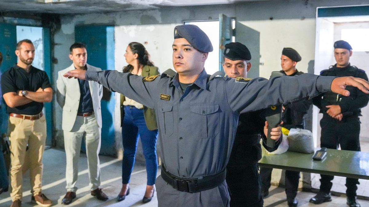 El Gobierno adquirió 20 paletas detectoras de metales que fueron incorporadas al Servicio Penitenciario.