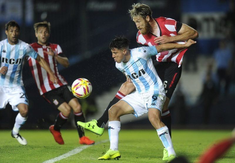 Con otro empate, Racing eliminó a Estudiantes en el Cilindro