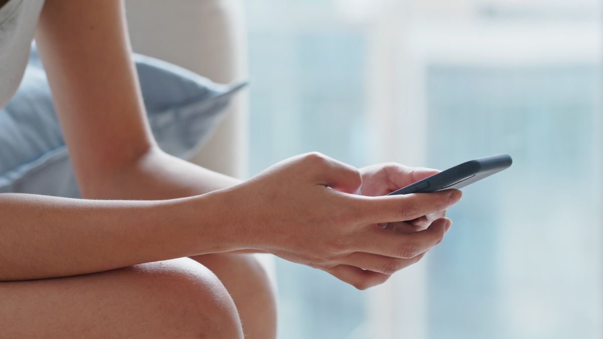 Aunque hay una mayor información y consciencia sobre prácticas sexuales más seguras y consensuadas, también se observa una tendencia a postergar el inicio de las relaciones sexuales.