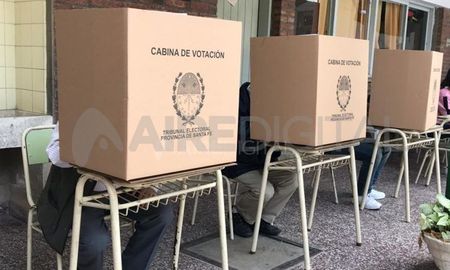 A nivel provincial, las alianzas inscriptas son nueve: Frente Progresista, Cívico y Social (FPCyS), Por Más Santa Fe, Frente Federal Vida y Familia, Juntos por el Cambio, Frente de Izquierda y de los Trabajadores – Unidad, Soberanía Popular, Frente de Todos, Mejor y Primero Santa Fe. A nivel provincial, las alianzas inscriptas son nueve: Frente Progresista, Cívico y Social (FPCyS), Por Más Santa Fe, Frente Federal Vida y Familia, Juntos por el Cambio, Frente de Izquierda y de los Trabajadores – Unidad, Soberanía Popular, Frente de Todos, Mejor y Primero Santa Fe.