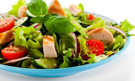 Viral: un usuario compartió la obra de arte que hizo su mamá con una ensalada. Viral: un usuario compartió la obra de arte que hizo su mamá con una ensalada.