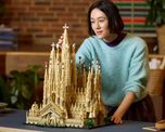 El lanzamiento comercial del set acompaña los festejos europeos por la finalización de la torre de Jesucristo en la basílica real de Barcelona. El lanzamiento comercial del set acompaña los festejos europeos por la finalización de la torre de Jesucristo en la basílica real de Barcelona.