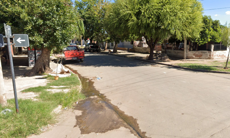 Un hombre fue herido de arma de fuego tras un intento de robo durante la madrugada en barrio Coronel Dorrego. Un hombre fue herido de arma de fuego tras un intento de robo durante la madrugada en barrio Coronel Dorrego.