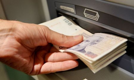 Sin bancos hasta el jueves: alternativas para conseguir efectivo