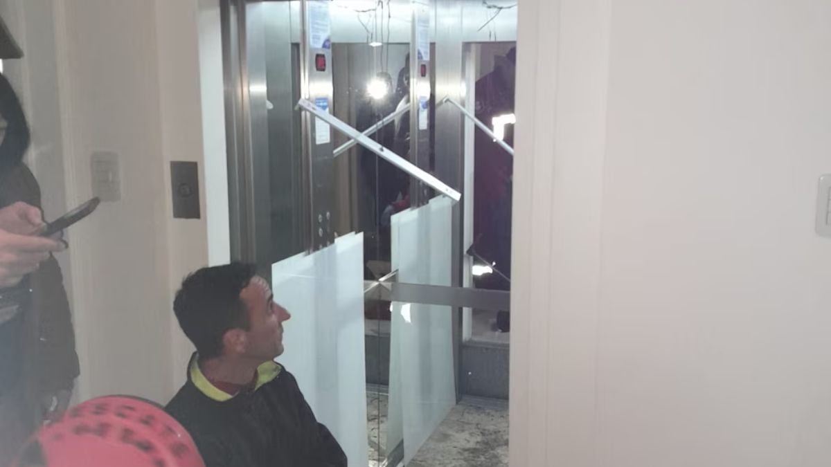 El accidente se dio en un edificio de la avenida 38, entre las calles 12 y 13, en La Plata. El accidente se dio en un edificio de la avenida 38, entre las calles 12 y 13, en La Plata.