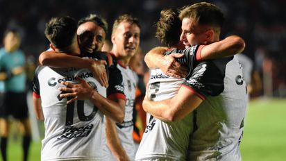 Colón debutó en la Primera Nacional con una victoria que volvió a ilusionar a los hinchas: 2 a 1 ante Deportivo Madryn