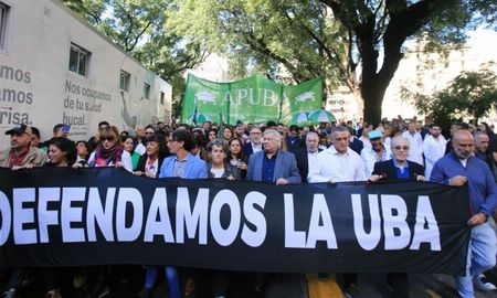 El Gobierno convocará a universidades tras la marcha para dialogar sobre los fondos El Gobierno convocará a universidades tras la marcha para dialogar sobre los fondos