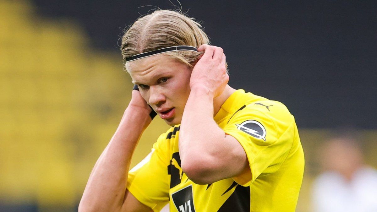 Borussia Dortmund, desesperado por Haaland: le duplicará el sueldo para retenerlo