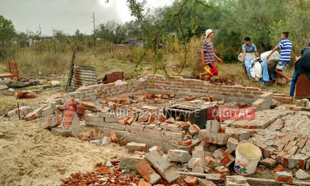 municipales desalojaron violentamente a familias de villa oculta