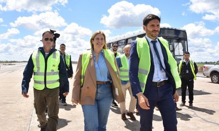 Las mejoras permitirán que lleguen y despeguen aviones de más de 300 pasajeros, y un tránsito anual de 5 millones de personas, indicaron desde el gobierno provincial. Las mejoras permitirán que lleguen y despeguen aviones de más de 300 pasajeros, y un tránsito anual de 5 millones de personas, indicaron desde el gobierno provincial.