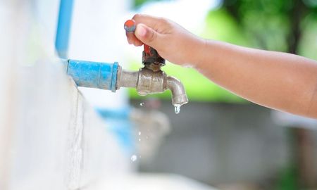 Se incrementó el consumo de agua potable en Santa Fe y piden hacer un uso responsable. Se incrementó el consumo de agua potable en Santa Fe y piden hacer un uso responsable.