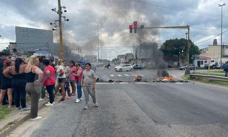 Corte de tránsito en Avenida Presidente Perón e Iturraspe. Corte de tránsito en Avenida Presidente Perón e Iturraspe.
