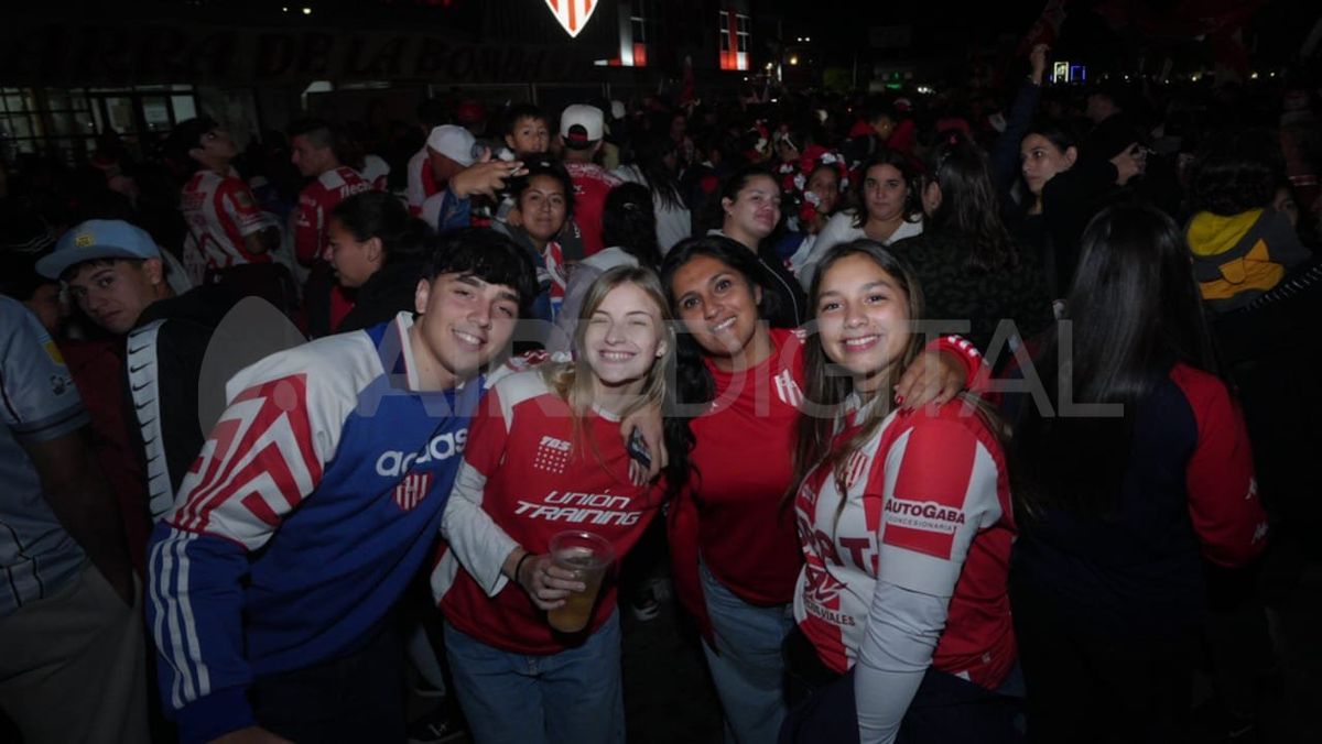 Unión celebra sus 118 años de vida con una gran fiesta en la sede del club