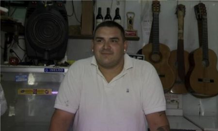 Un carnicero rosarino regaló 400 kilos de cerdo para que todos los vecinos puedan hacer locro Un carnicero rosarino regaló 400 kilos de cerdo para que todos los vecinos puedan hacer locro