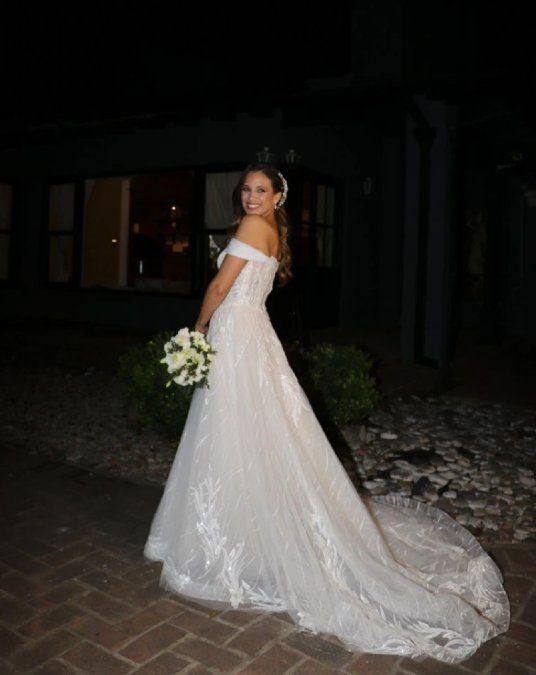 Barbie Vélez y Lucas Rodríguez celebraron su boda: los looks de un día soñado