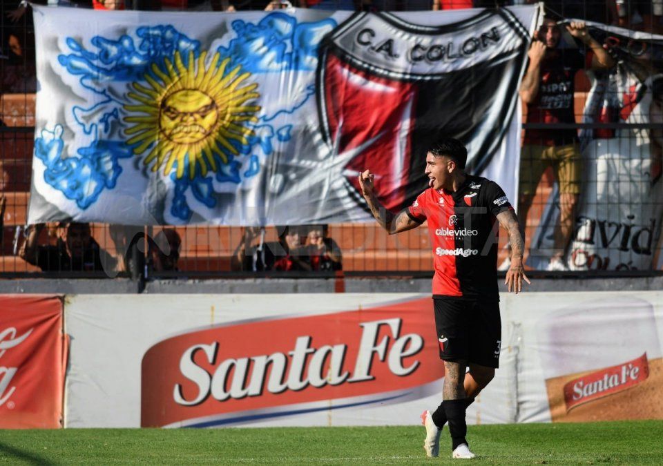 Facundo Farías no será titular ante Lanús y Ramón Ábila volvería a ser titular en el Club Atlético Colón.
