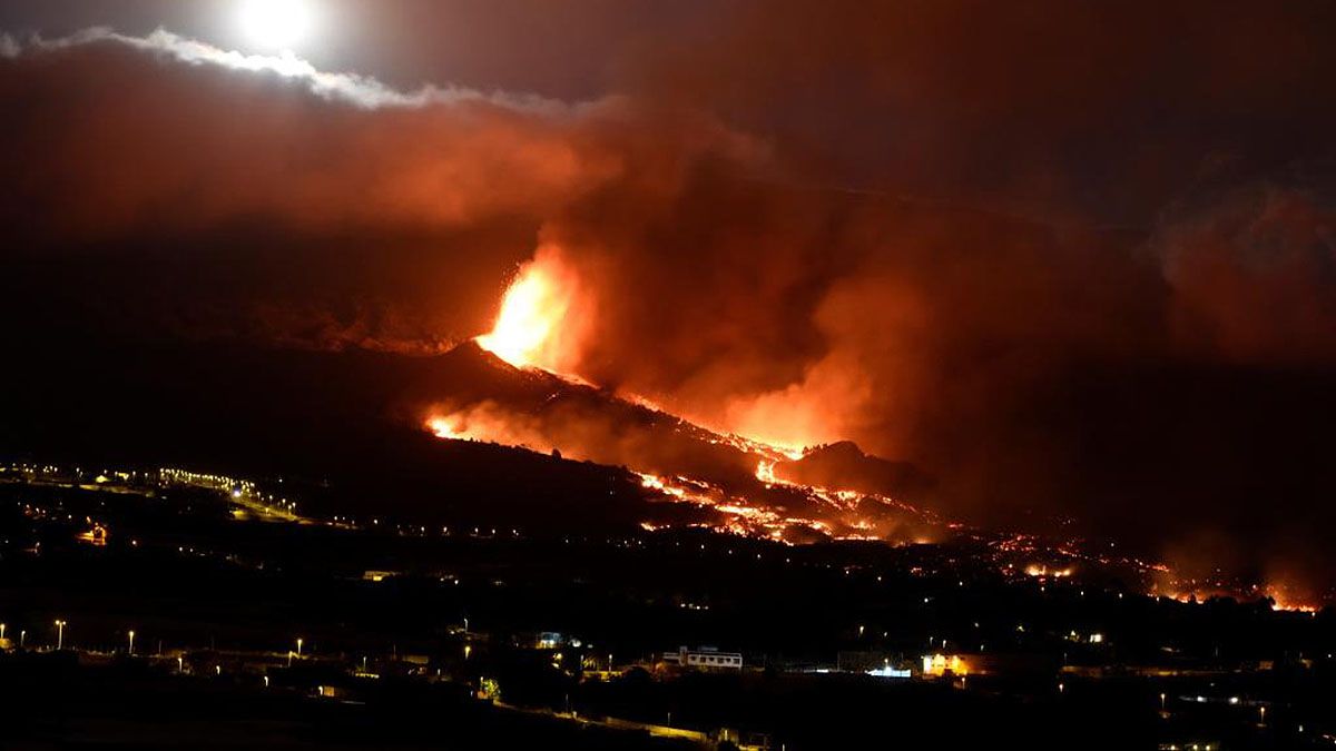 El volcán forma grandes nubes tóxicas.