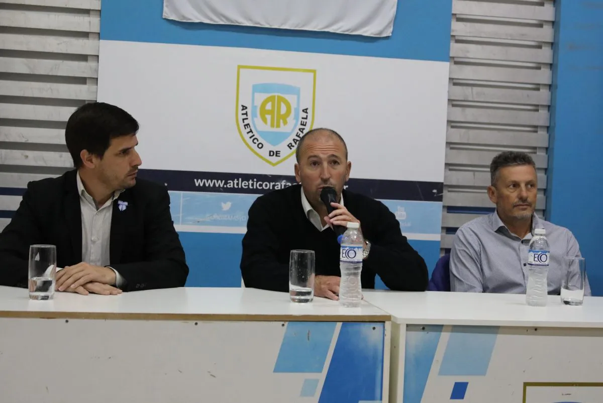 En la previa con Colón, el presidente de Atlético de Rafaela presentaría la renuncia. En la previa con Colón, el presidente de Atlético de Rafaela presentaría la renuncia.