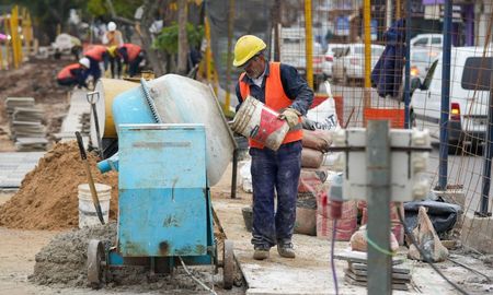 acuerdo capital: la pavimentacion de calle larrea y avenida penaloza entra en la etapa final acuerdo capital: la pavimentacion de calle larrea y avenida penaloza entra en la etapa final