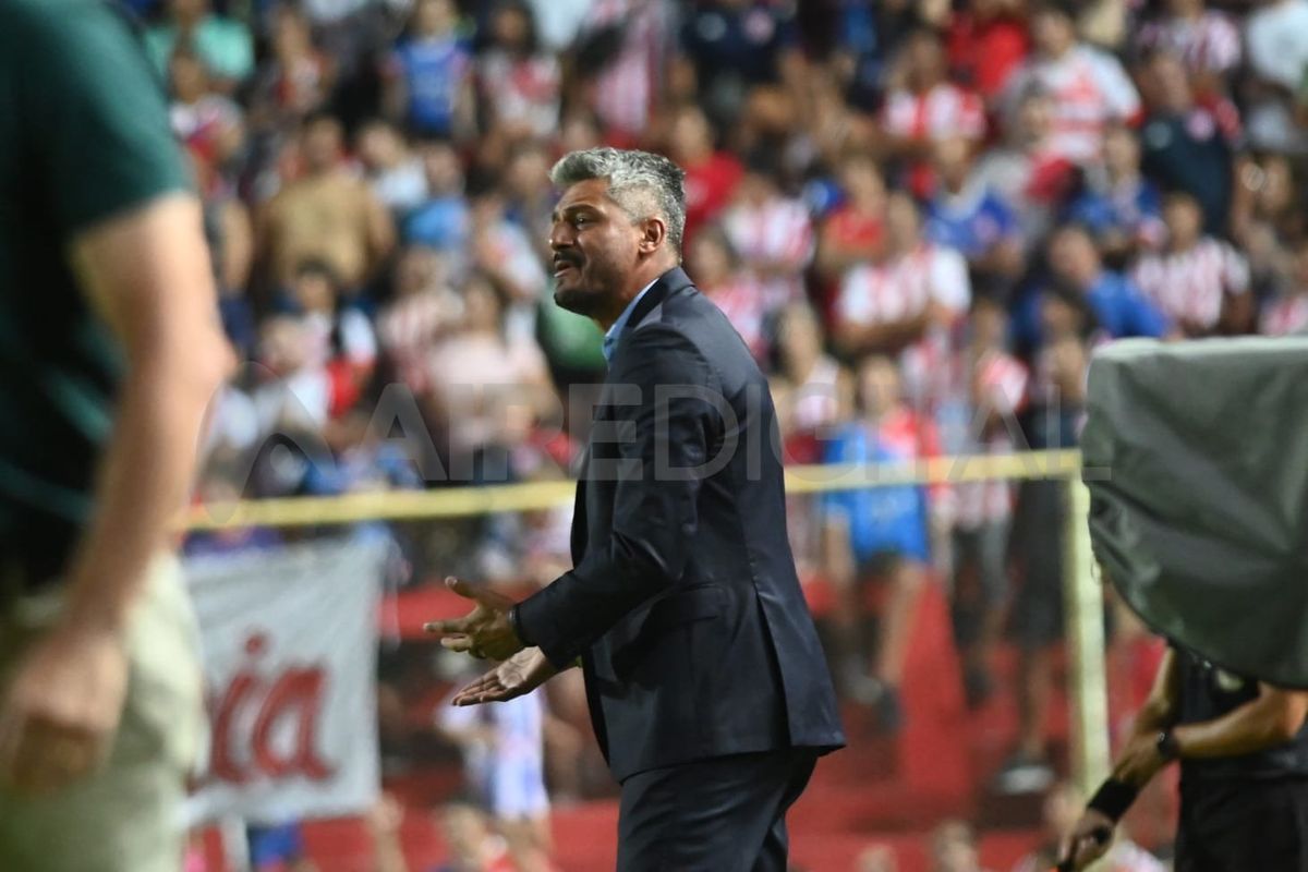 Gustavo Munúa le da forma al equipo de Unión que visitará a Rosario Central por la Liga Profesional.