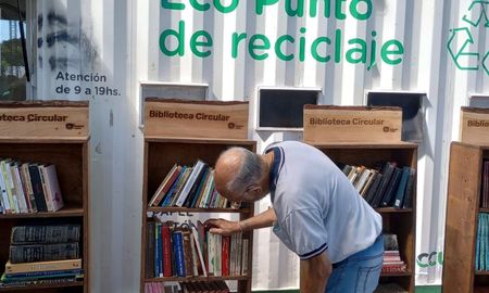 Las Bibliotecas Circulares remarcan la importancia del acceso al conocimiento, siendo la lectura una herramienta fundamental para lograrlo. Las Bibliotecas Circulares remarcan la importancia del acceso al conocimiento, siendo la lectura una herramienta fundamental para lograrlo.