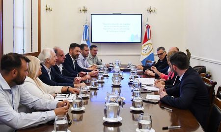La iniciativa busca mejorar el control de los recursos pesqueros, fortalecer la gestión ambiental y promover el turismo sustentable en la región. La iniciativa busca mejorar el control de los recursos pesqueros, fortalecer la gestión ambiental y promover el turismo sustentable en la región.