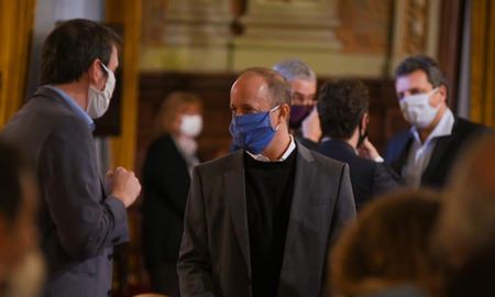 El intendente de Lomas de Zamora confirmó que padece coronavirus el viernes pasado en sus redes sociales. El intendente de Lomas de Zamora confirmó que padece coronavirus el viernes pasado en sus redes sociales.