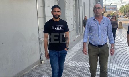 El jugador paraguayo ya está en la ciudad de Santa Fe. El jugador paraguayo ya está en la ciudad de Santa Fe.