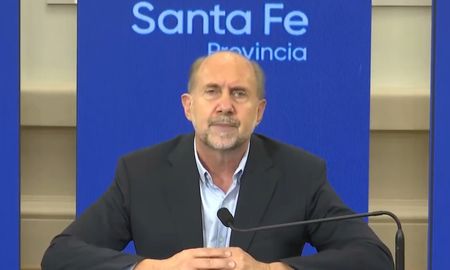 El anuncio sobre las nuevas restricciones lo dio el gobernador el domingo a la noche. El anuncio sobre las nuevas restricciones lo dio el gobernador el domingo a la noche.