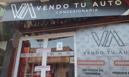 La Municipalidad de Santa Fe clausuró este martes una concesionaria céntrica, luego de que se hicieran públicas denuncias por presuntos casos de estafas. La Municipalidad de Santa Fe clausuró este martes una concesionaria céntrica, luego de que se hicieran públicas denuncias por presuntos casos de estafas.