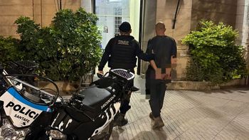 Barrio Mariano Comas: detuvieron a un hombre con un arma blanca en plena vía pública