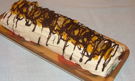 Pionono de crema pastelera y duraznos, by Maru Botana. Pionono de crema pastelera y duraznos, by Maru Botana.