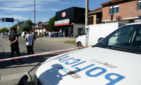 La prima del ladrón asesinado por un comerciante en La Plata publicó mensajes controversiales en sus redes sociales. La prima del ladrón asesinado por un comerciante en La Plata publicó mensajes controversiales en sus redes sociales.